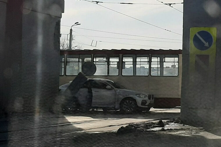 В Челябинске произошло ДТП с трамваем (ФОТО)