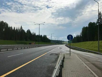 Пейзаж после санкций: автомагистраль М1 «Беларусь» практически лишилась трафика