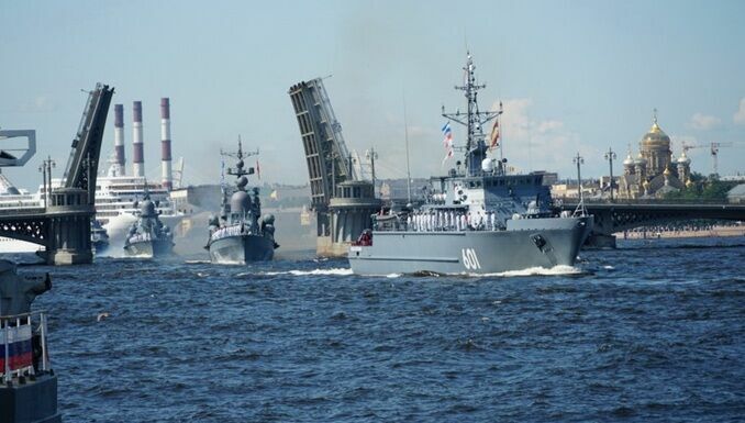 Китайские и индийские корабли примут участие в военно-морском параде в Петербурге