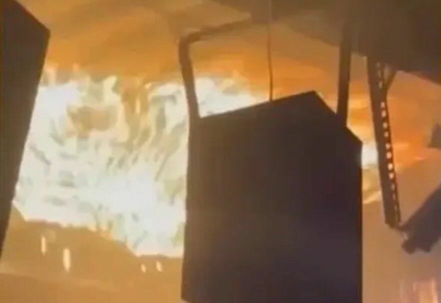 Во Владивостоке загорелся потолок ночного клуба (ВИДЕО)