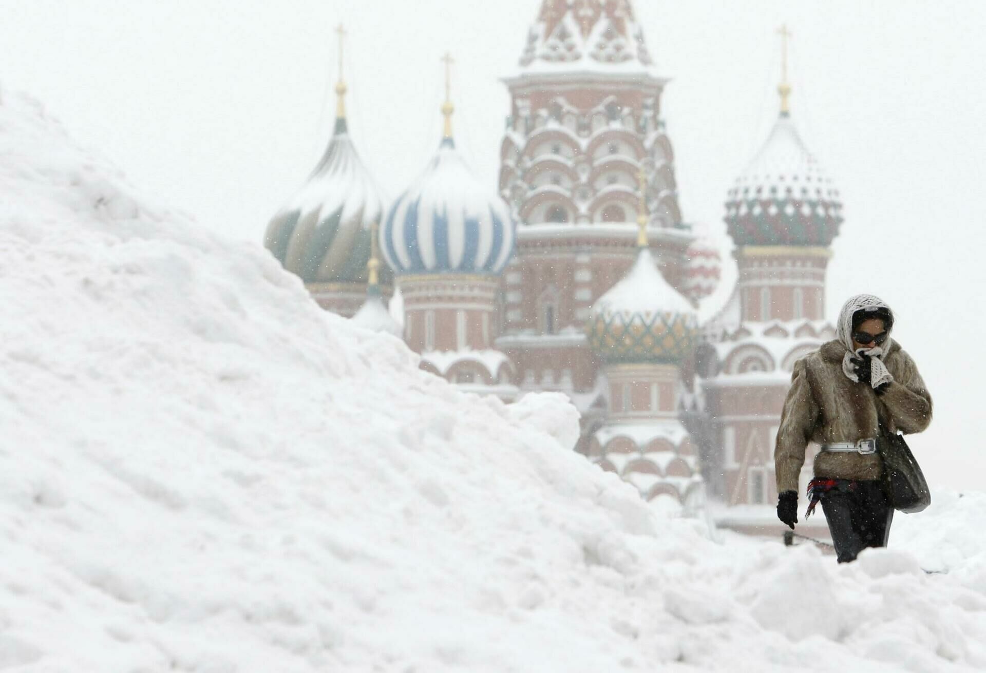 Высота сугробов в Москве за сутки приблизилась к рекордным 40 сантиметрам
