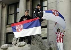 В Сербии вспыхнули массовые беспорядки после объявления независимости Косово