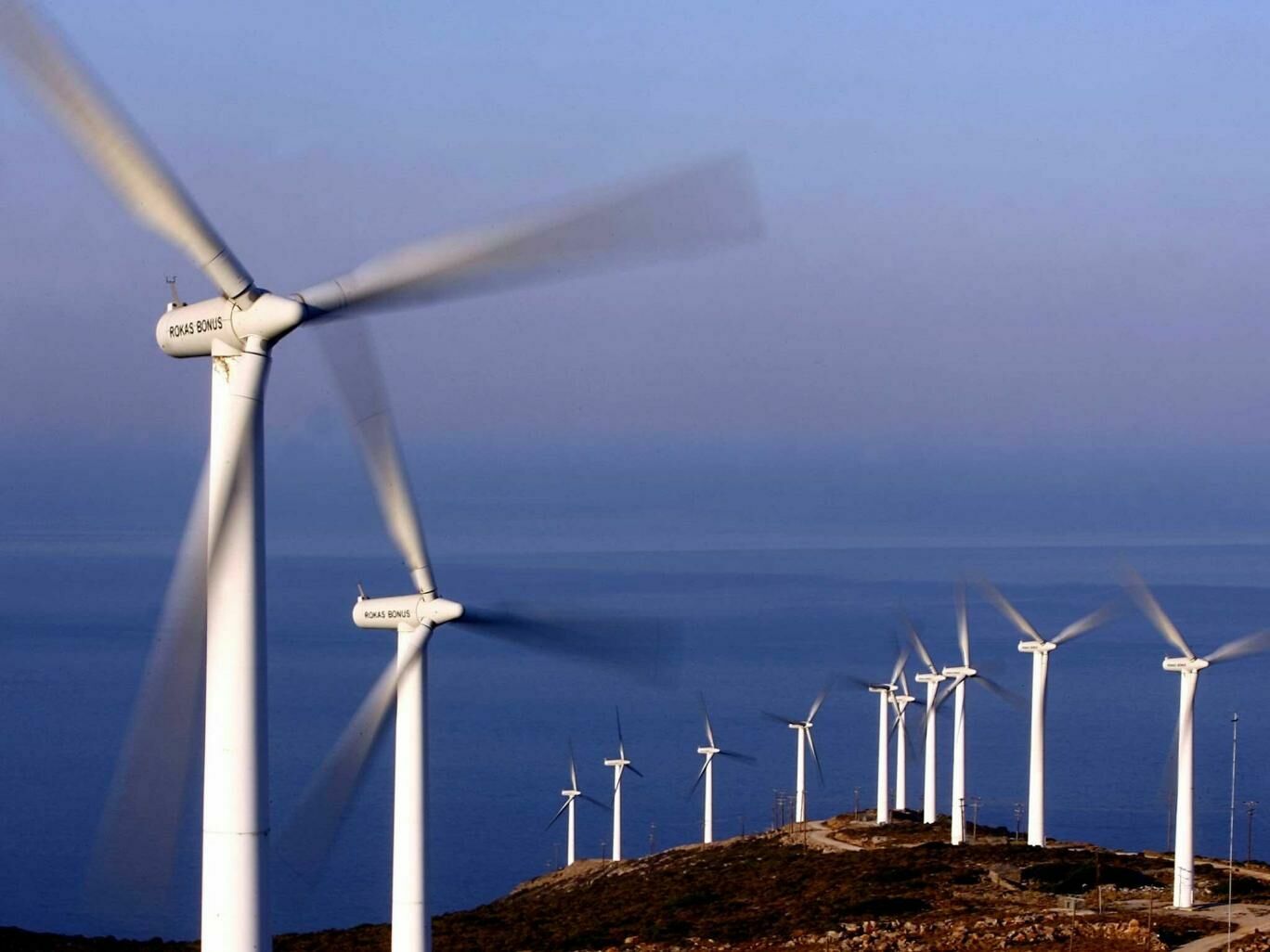 Свыше половины электричества Британия получила из возобновляемых источников