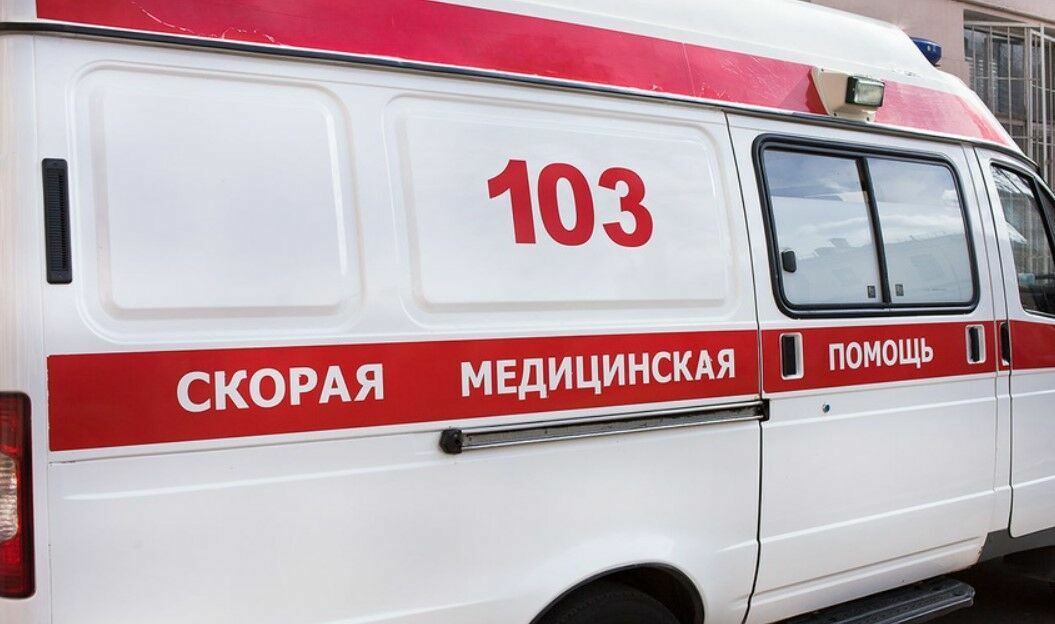 В Петербурге на ребенка с 18-го этажа упал мужчина