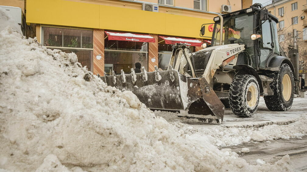 Свыше 1 млн рублей похищено из бюджета при уборке снега на Васильевском острове