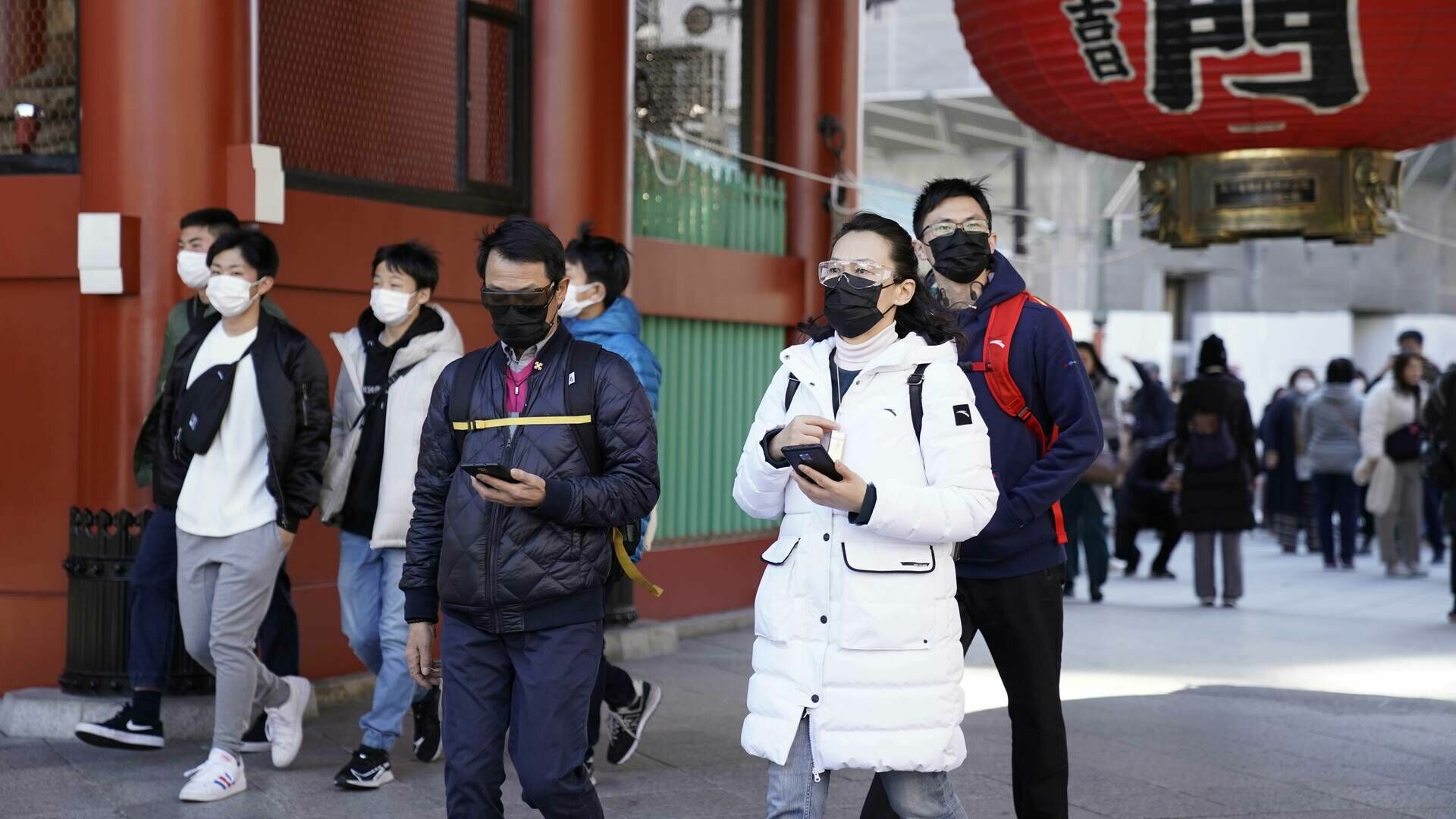 Япония перестанет пускать иностранцев в страну из-за нового штамма «омикрон»