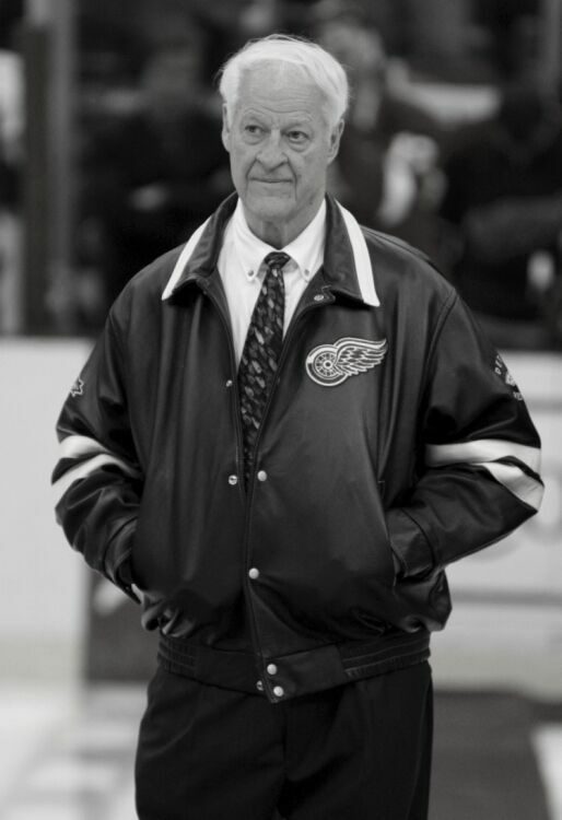 Легендарный хоккеист Горди Хоу скончался в возрасте 88 лет