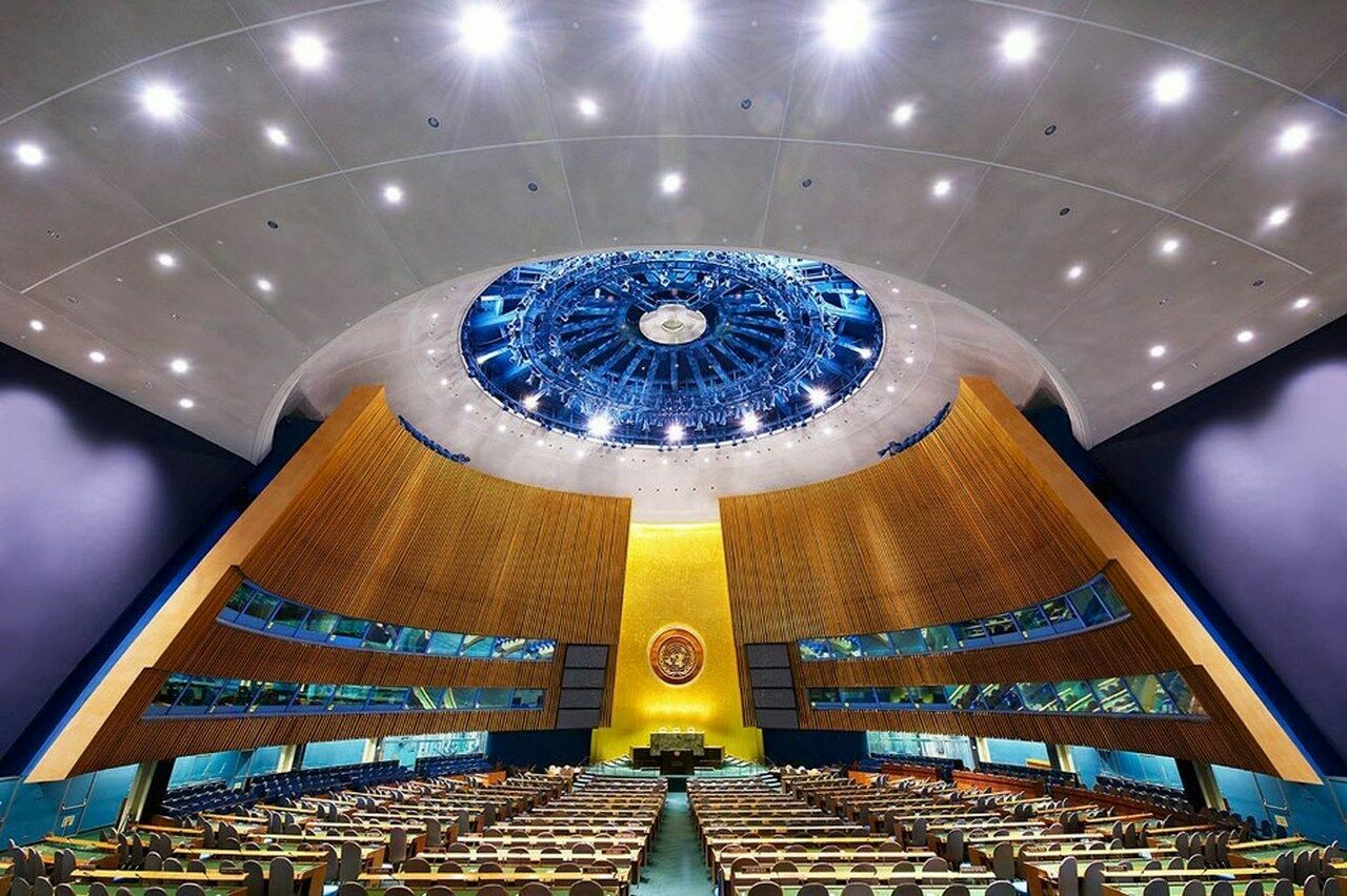 Генассамблея ООН приостановила участие РФ в Совете по правам человека