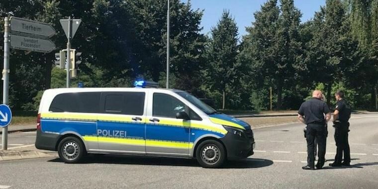 В Германии неизвестный с ножом напал на пассажиров автобуса