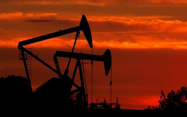 Стоимость нефти Brent упала ниже 59$ впервые с 2009 года