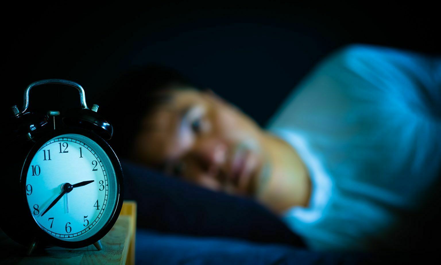 Сомнолог объяснил, почему коронавирус лишает сна и больных, и здоровых