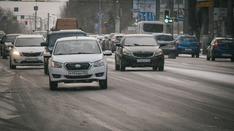 В Хабаровске из-за снегопада произошло множество ДТП