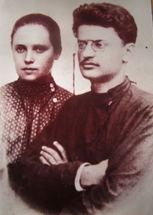 Александра Соколовская и Лев Троцкий