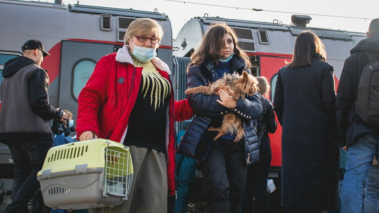 Жителям Донбасса разрешили бессрочно оставаться в России