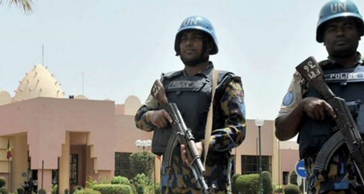 Около 80 заложников освобождены из отеля в столице Мали - штурм продолжается