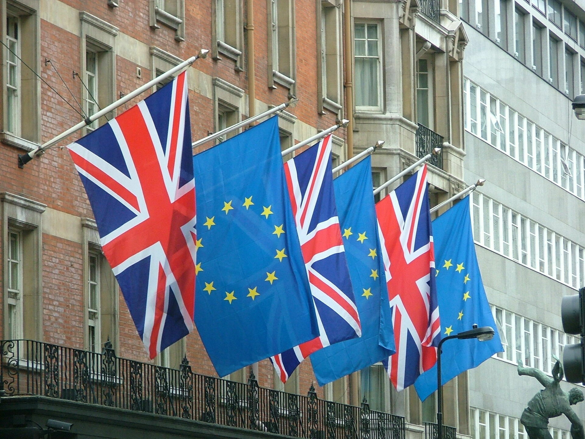 Великобритания не намерена выплачивать 40 млрд евро за выход из Евросоюза