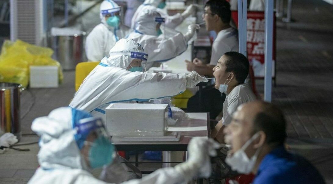 В Китае из-за коронавируса закрыли на карантин 13-миллионный город