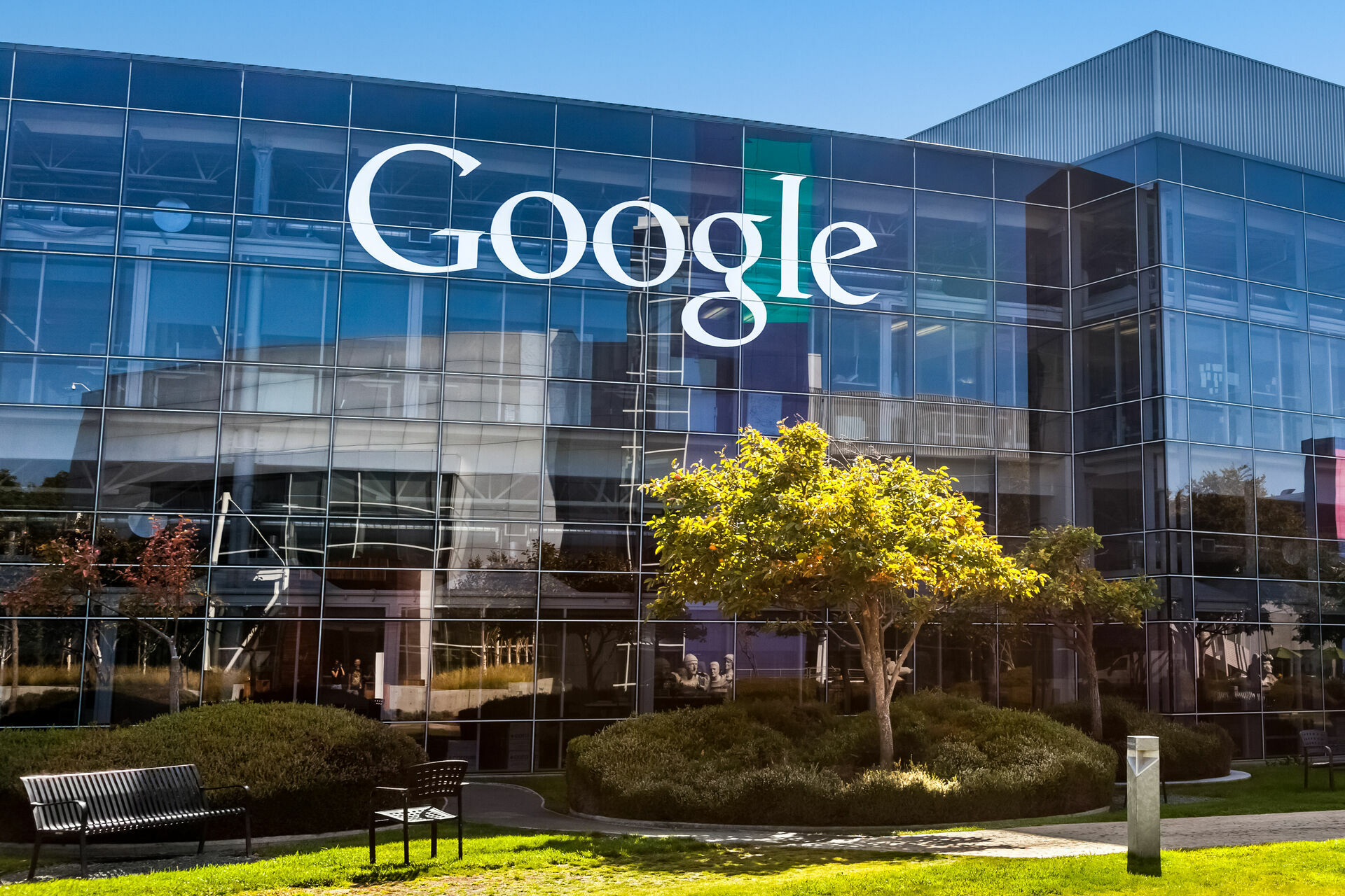 В ЕС проверят Google на нарушение закона о конкуренции