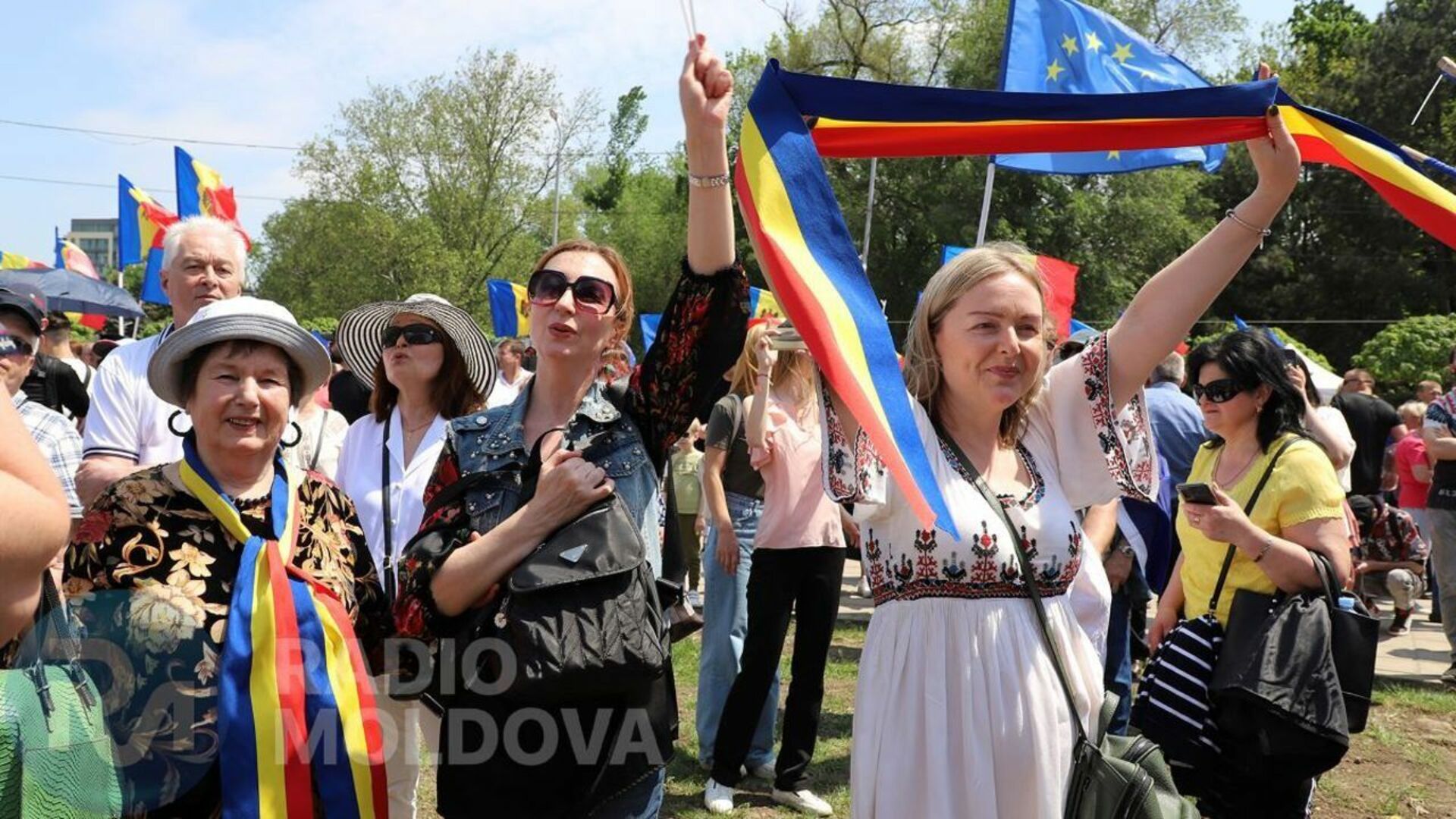 Молдавия присоединится к россии. Митинг европейская Молдова. День Европы в Молдове. Клумба Евросоюза Кишинёв. Молдова, Украина Евросоюз.