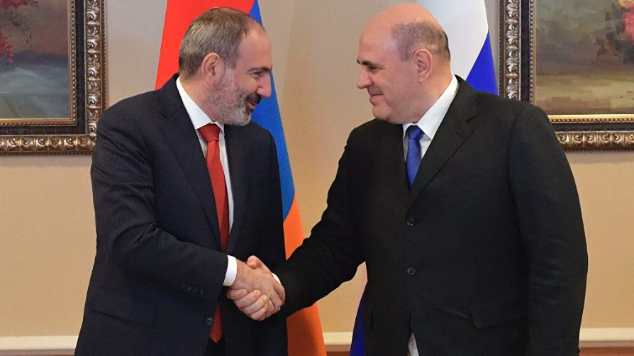 Россиян отменила ограничения на въезд для граждан Армении