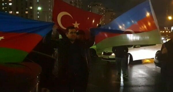 Торжество без границ: взятие Шуши азербайджанцы шумно отмечали в Москве