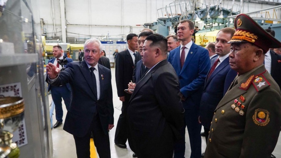 Михаил Дегтярев показал лидеру КНДР, как строят самолеты в Хабаровском крае