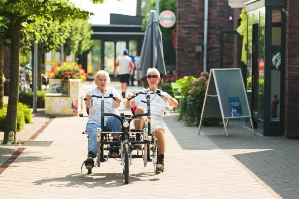 В Голландии построили деревню для стариков с деменцией
