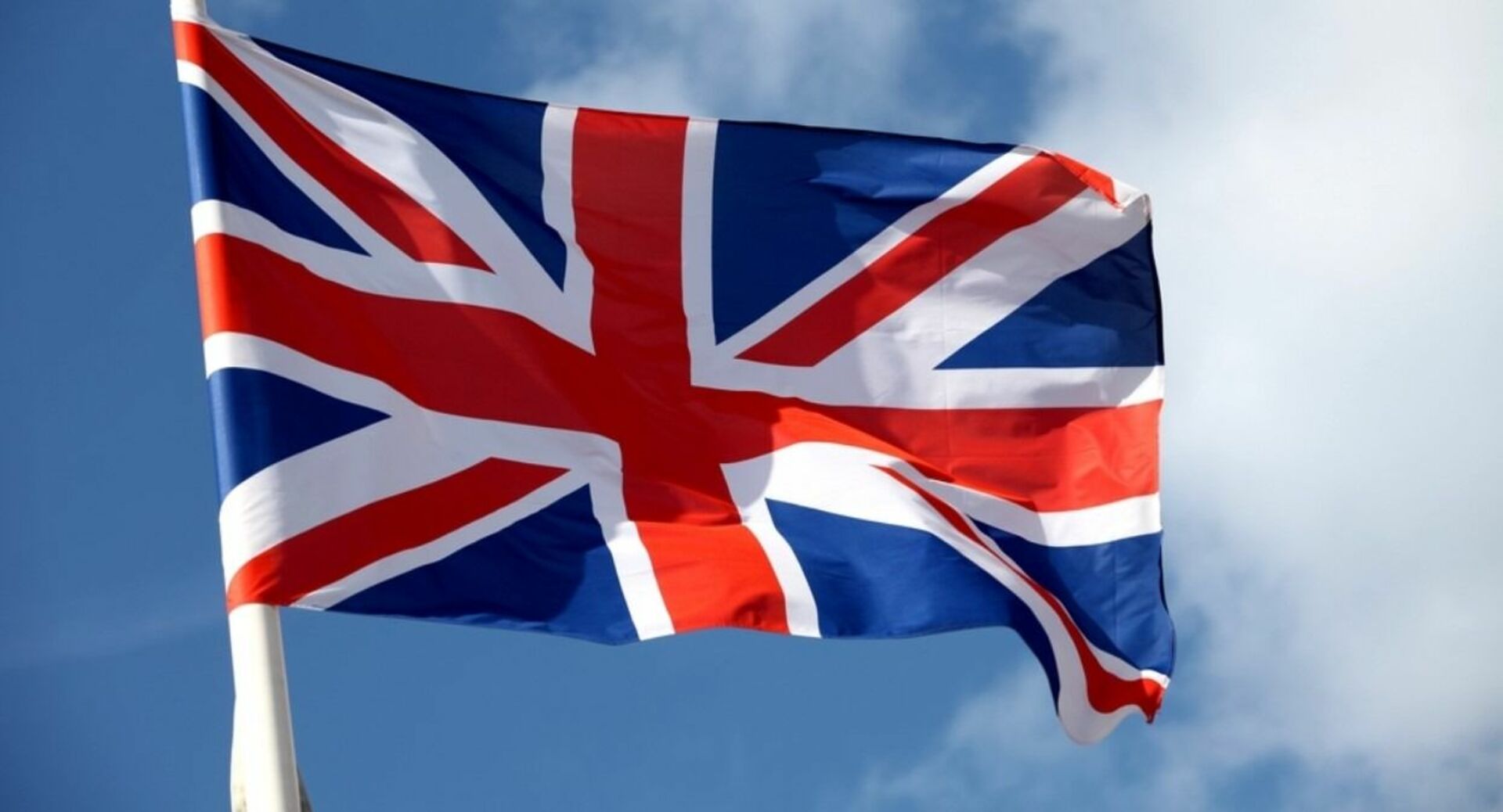 Почему приспущены флаги в великобритании. Флаг Британии. Флаг Англии и Великобритании. Флаг uk. Флаг Юнайтед кингдом.