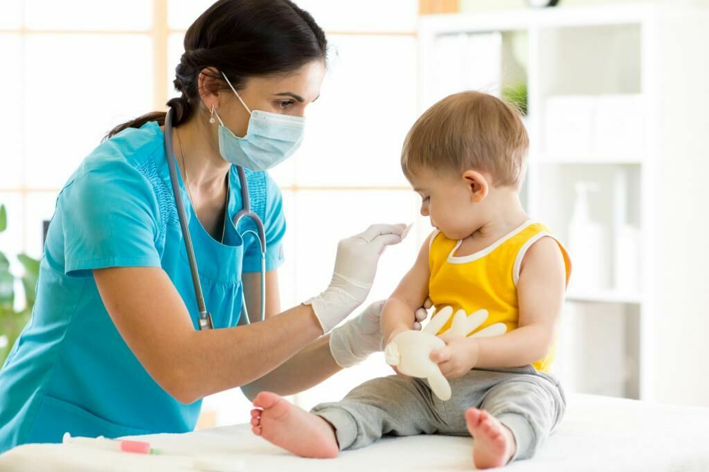Эксперт пояснил, почему вакцина от коронавируса не подойдет для детей