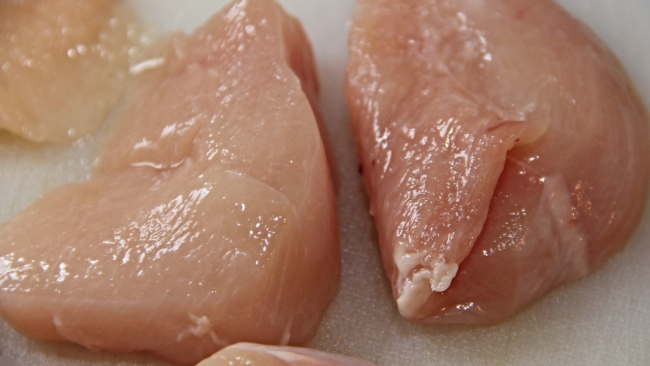 Китай запретил ввозить мясо птицы с четырех российских птицефабрик