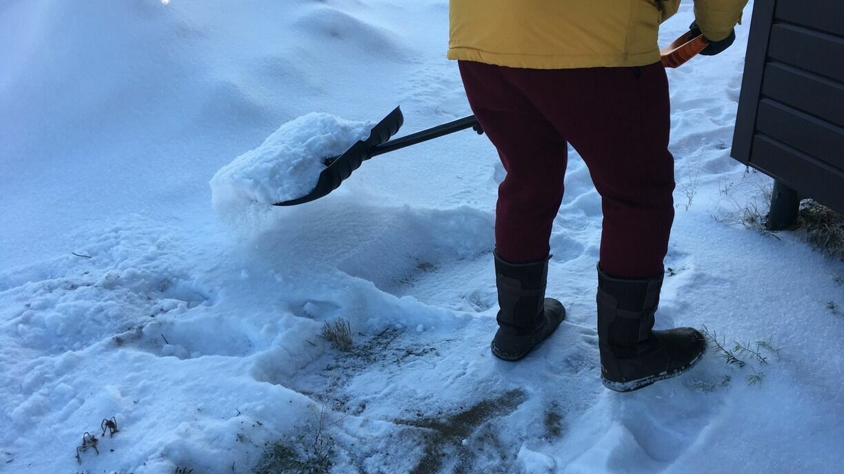 В Москве закупили рекордную партию лопат для ручной уборки снега