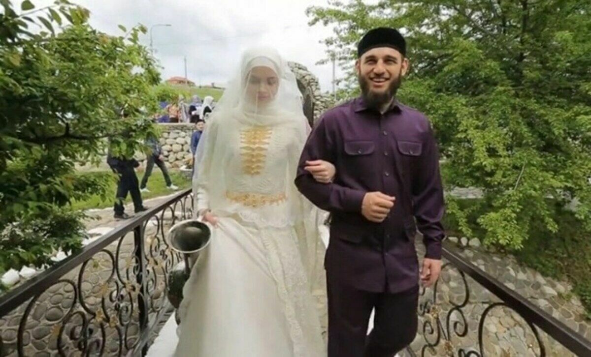 Кадыров выделил женихам деньги на выкуп невест