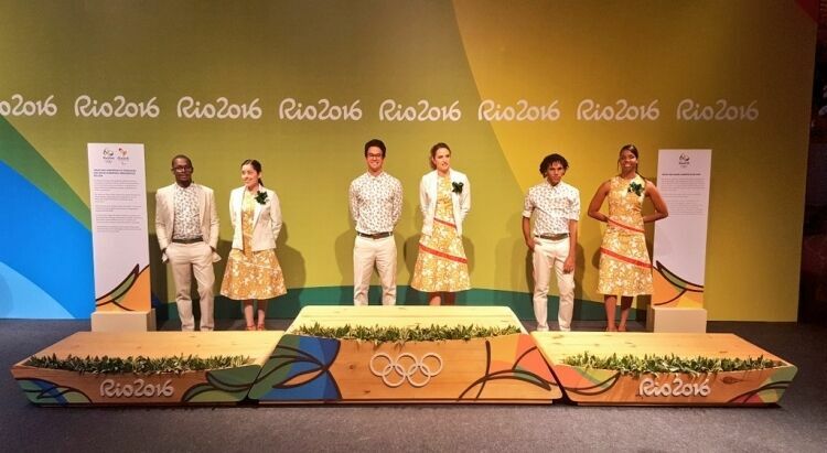 Бразильцев разгневали «пошлые» и «деревенские» костюмы организаторов Игр