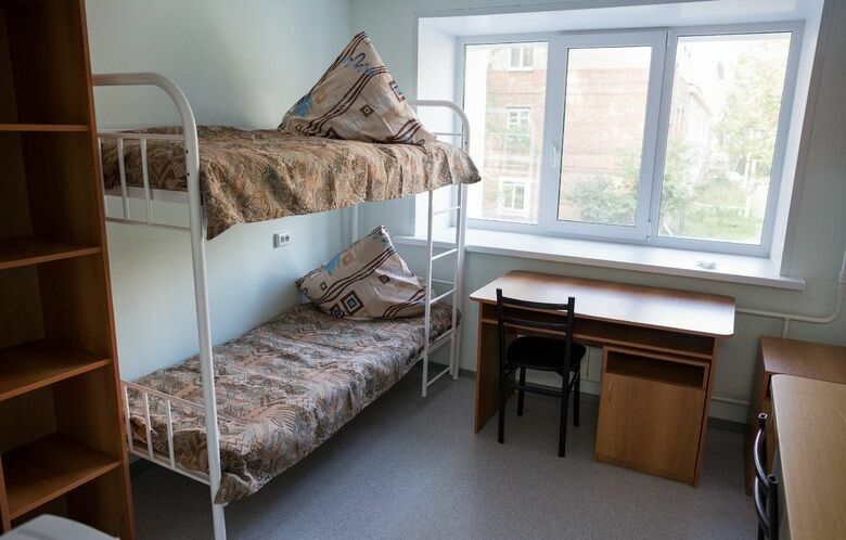 Власти пока не планируют расселять студенческие общежития из-за COVID-19