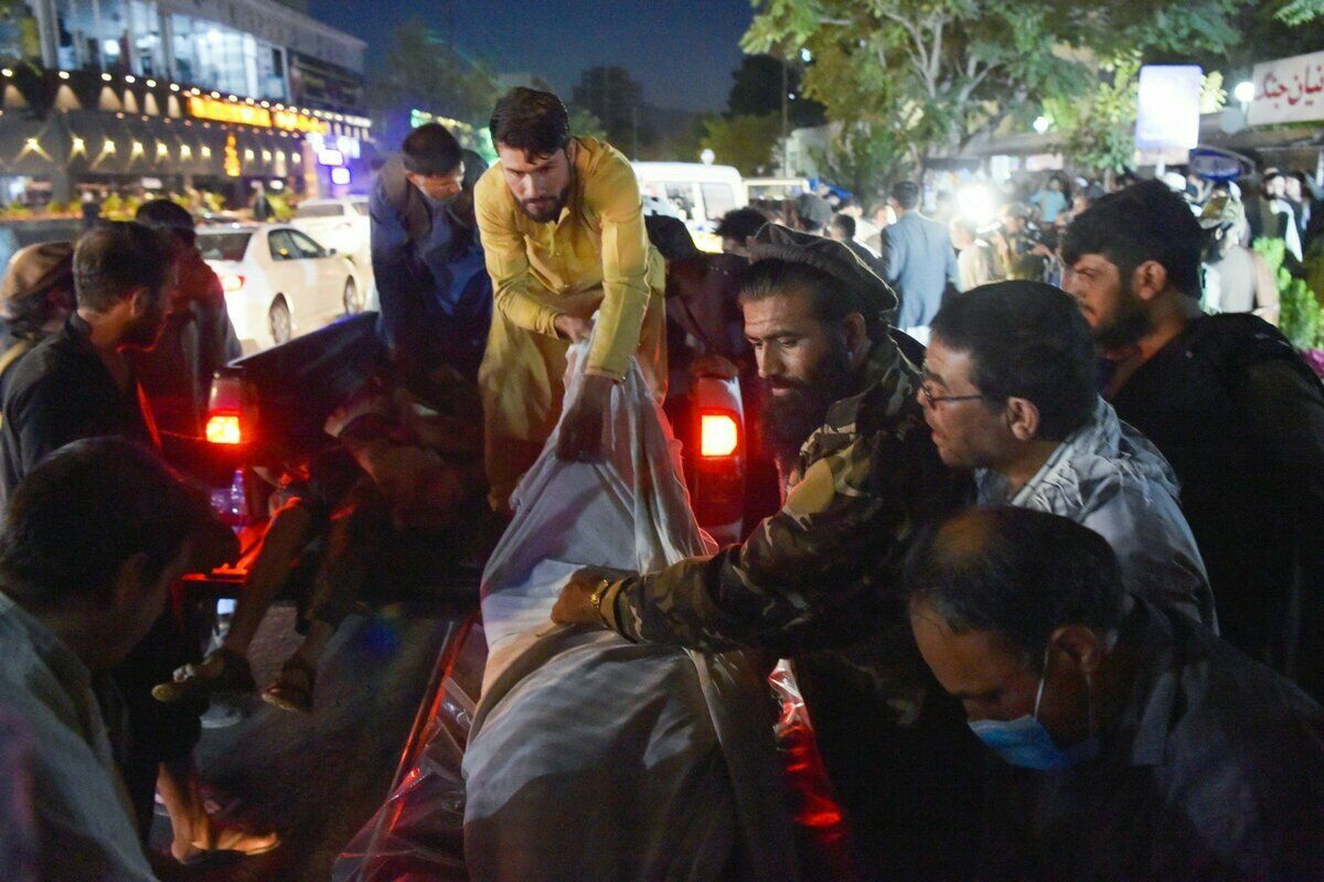 Жертвы теракта. Кабул, 26 августа 2021 года.  