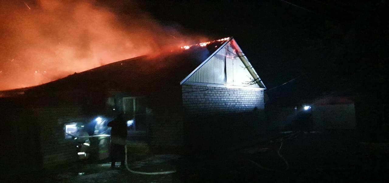 Два человека погибли при пожаре в Астраханской области