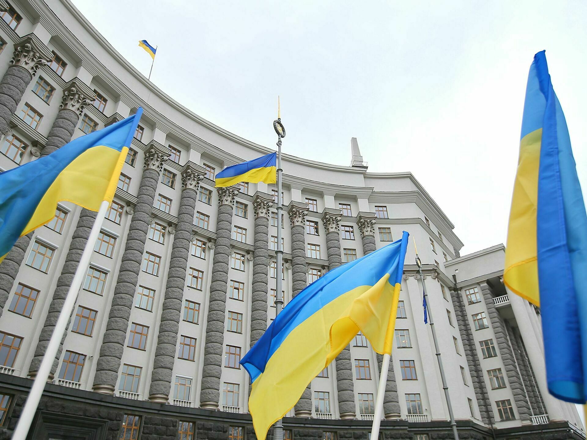 Киев намерен получить у Запада часть замороженных российских активов