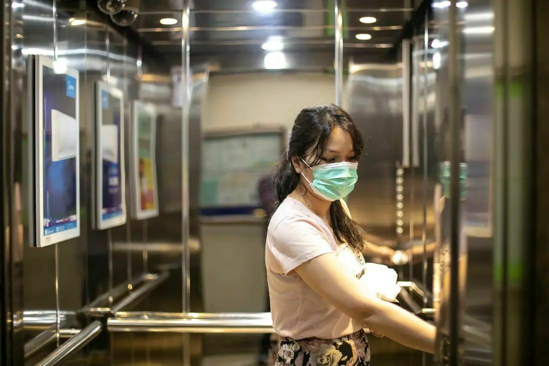 Идеальный убийца: один лифт заразил ковидом более 70 человек