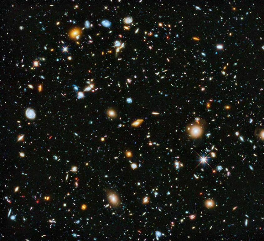 Изображение сделано с помощью двух камер космического телескопа Хаббл