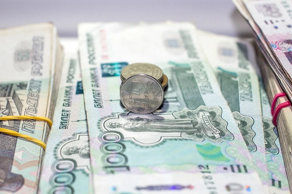 У половины россиян зарплаты менее 34,5 тысяч рублей