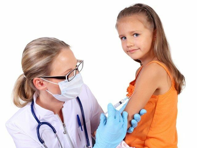 Правительство пока не будет делать вакцинацию граждан обязательной