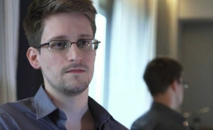Адвокат: гражданство РФ для Сноудена пока не светит