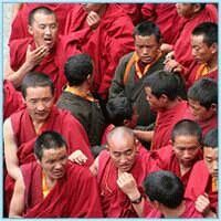 Резня в Тибете: монахи заявляют о сотне погибших