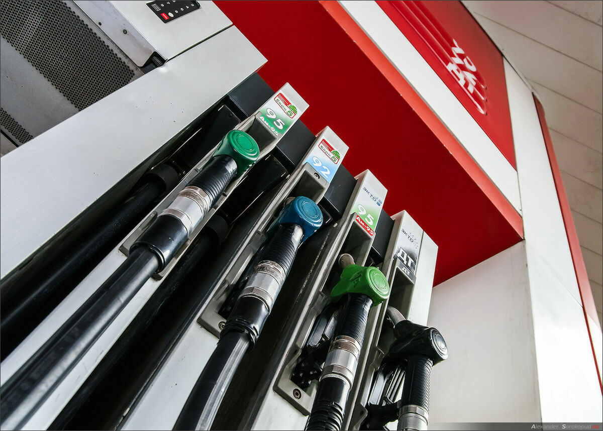 Козак прокомментировал сообщения о предстоящем росте цен на бензин