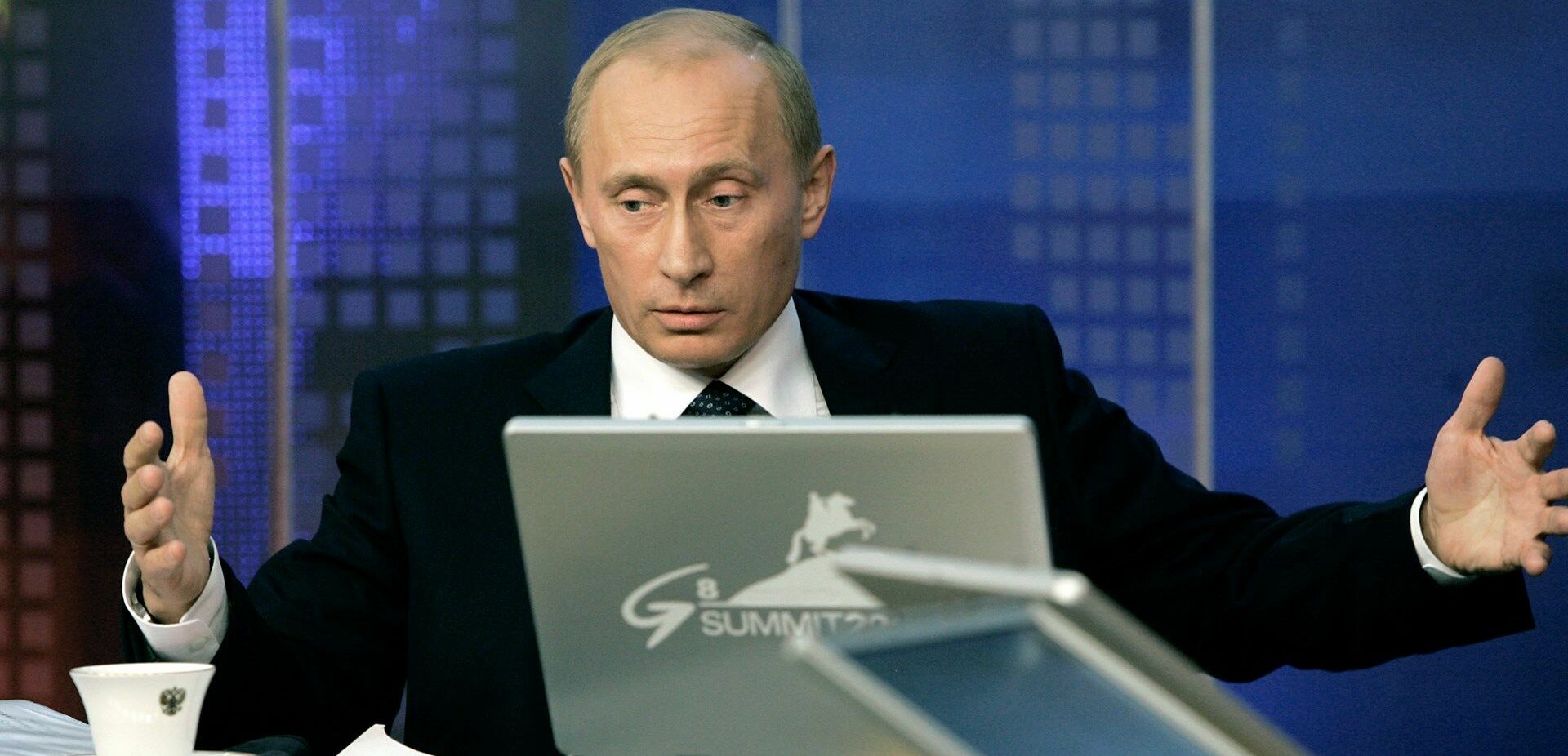 Путин оказался самым популярным политиком в соцсетях Рунета