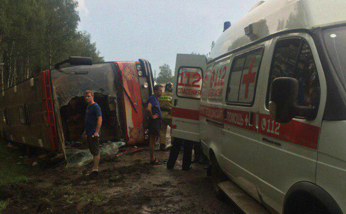 Пассажирский автобус перевернулся в Подмосковье: есть пострадавшие