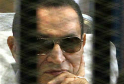 Экс-лидер Египта Мубарак вернулся из больницы в тюрьму - выглядит бодро
