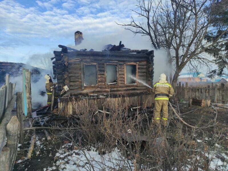 В Татарстане 14-летний школьник спас трех младших братьев из горящего дома