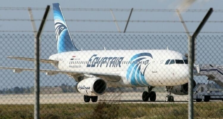 Египетский лайнер Ms804 мог разбиться из-за iPhone пилота