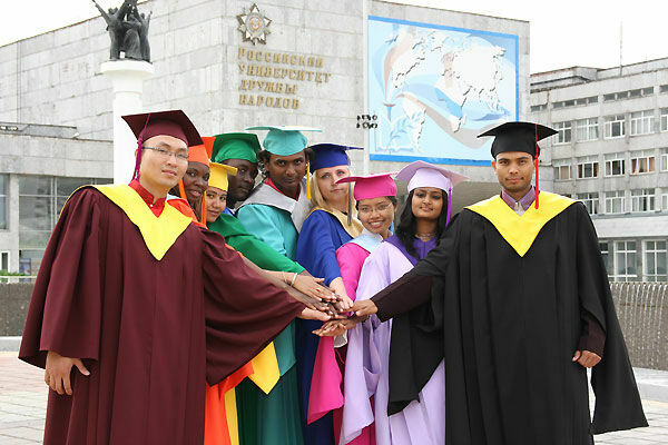 Иностранцам-выпускникам российских ВУЗов упростят получение гражданства